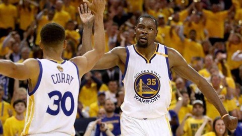 标题：25-26赛季NBA常规赛末轮收官 哈登加时封神雷霆锁第一