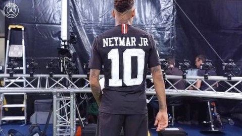 拒绝4232万+留队争冠！骑士2026年休赛期球员大洗牌，哈登续约与米切尔顶薪悬念谁能笑到最后？